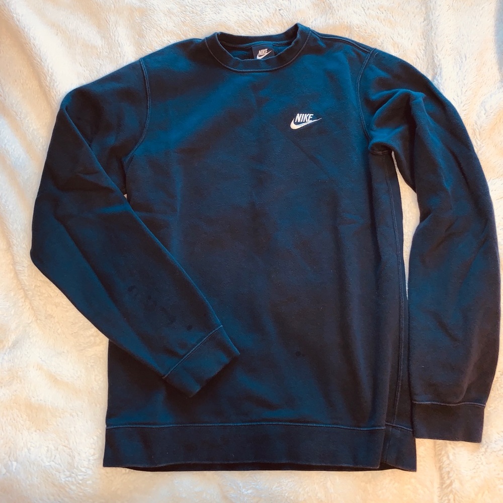Navy blue Nike pullover sweater